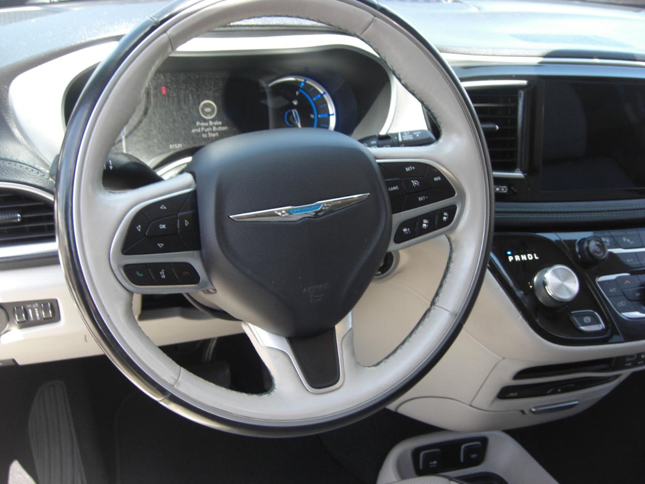 Chrysler Pacifica Hybrid Limited FWD 2018