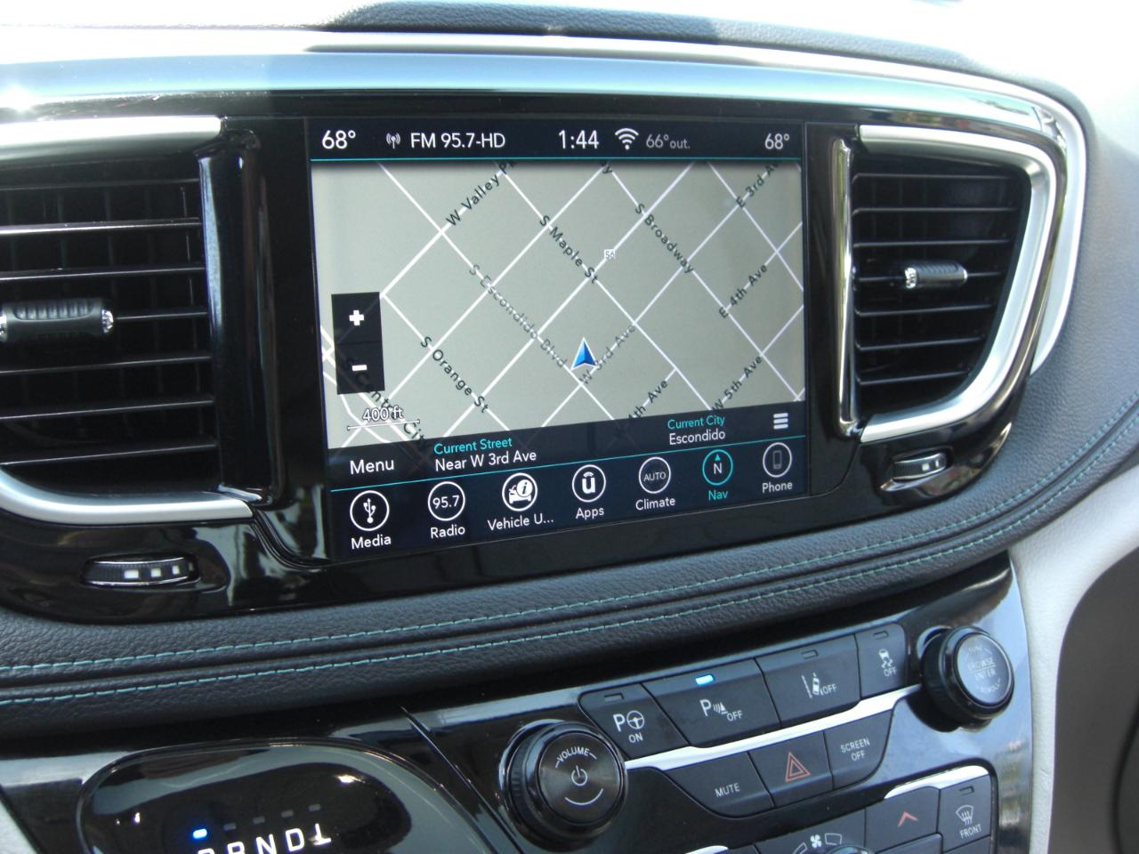 Chrysler Pacifica Hybrid Limited FWD 2018