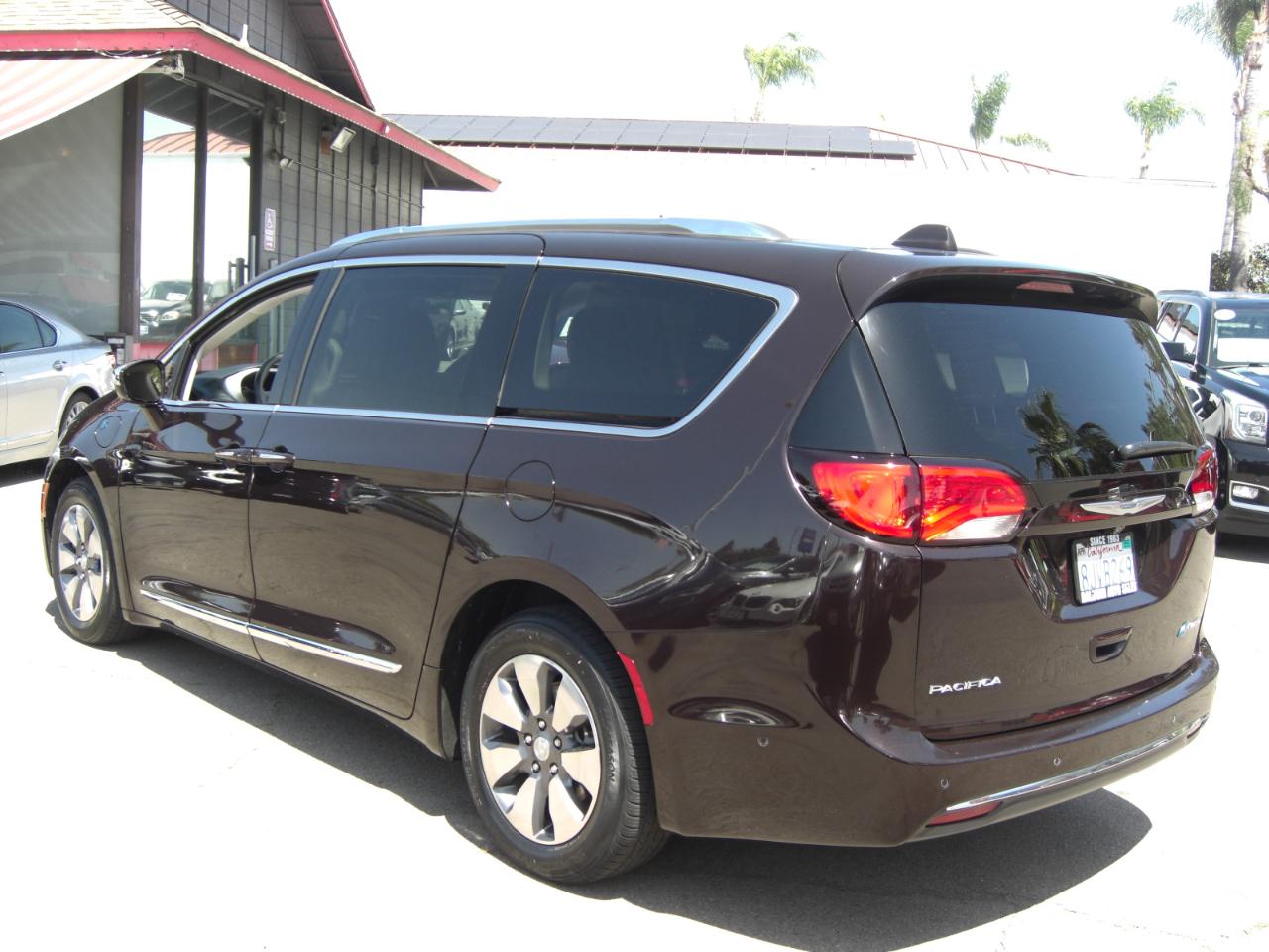 Chrysler Pacifica Hybrid Limited FWD 2018