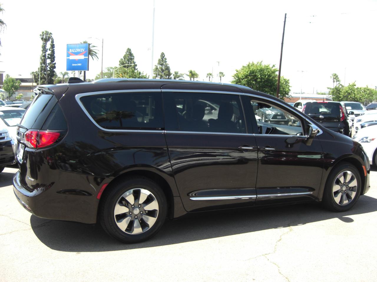 Chrysler Pacifica Hybrid Limited FWD 2018