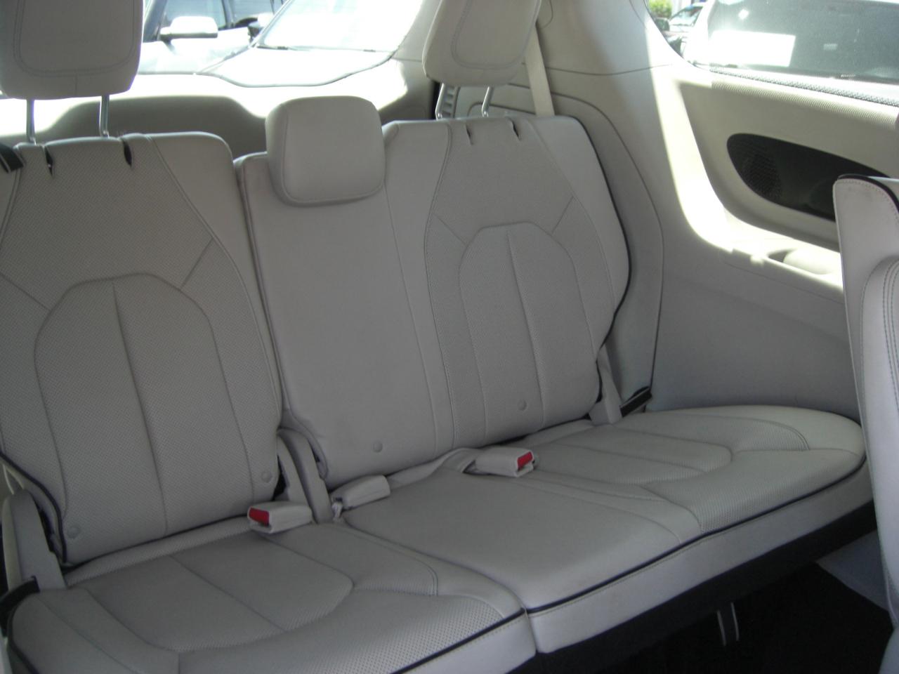 Chrysler Pacifica Hybrid Limited FWD 2018