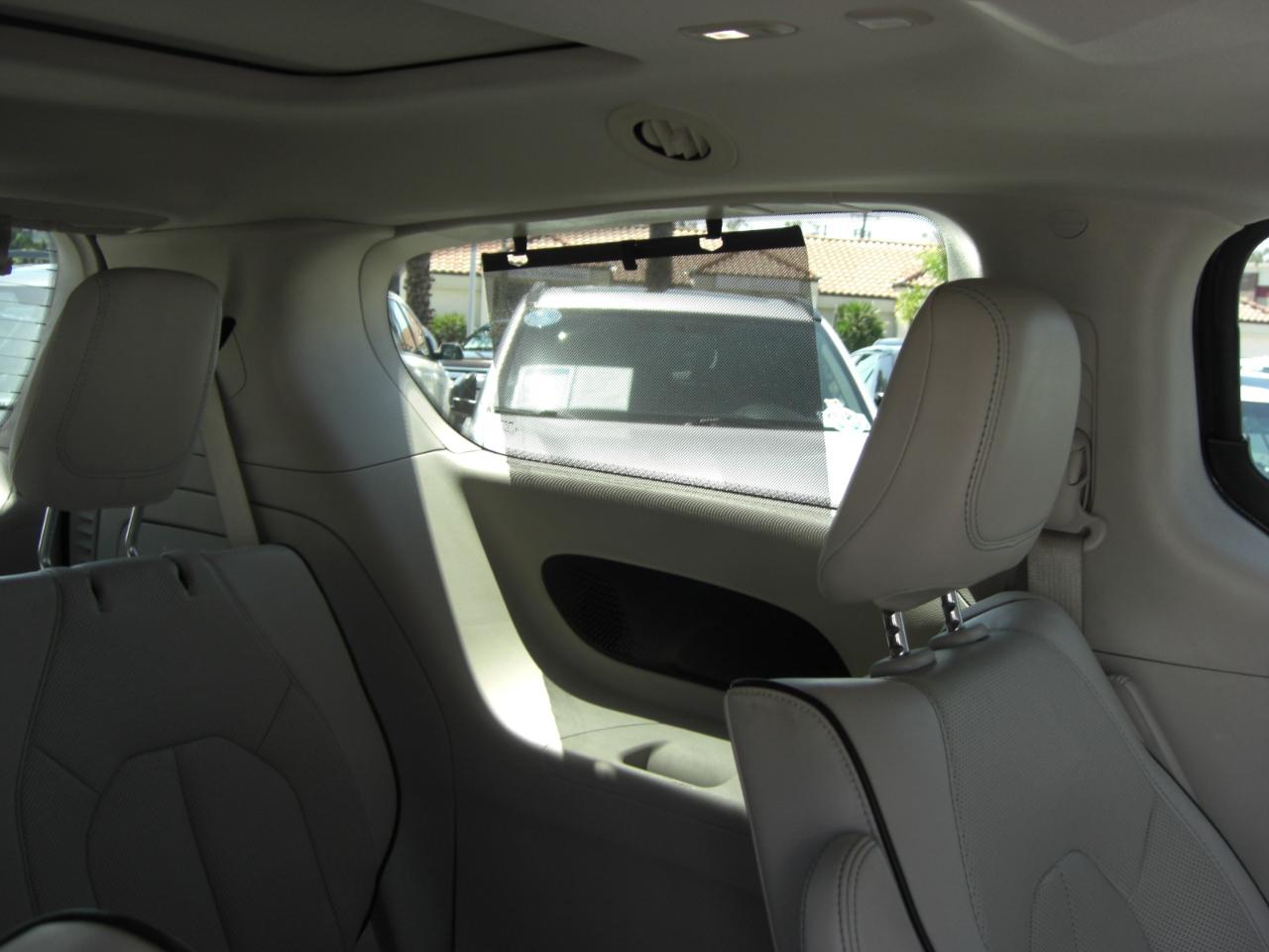 Chrysler Pacifica Hybrid Limited FWD 2018