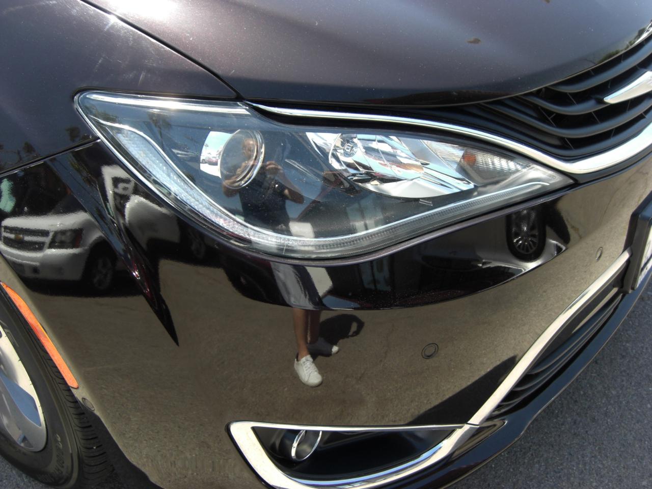 Chrysler Pacifica Hybrid Limited FWD 2018