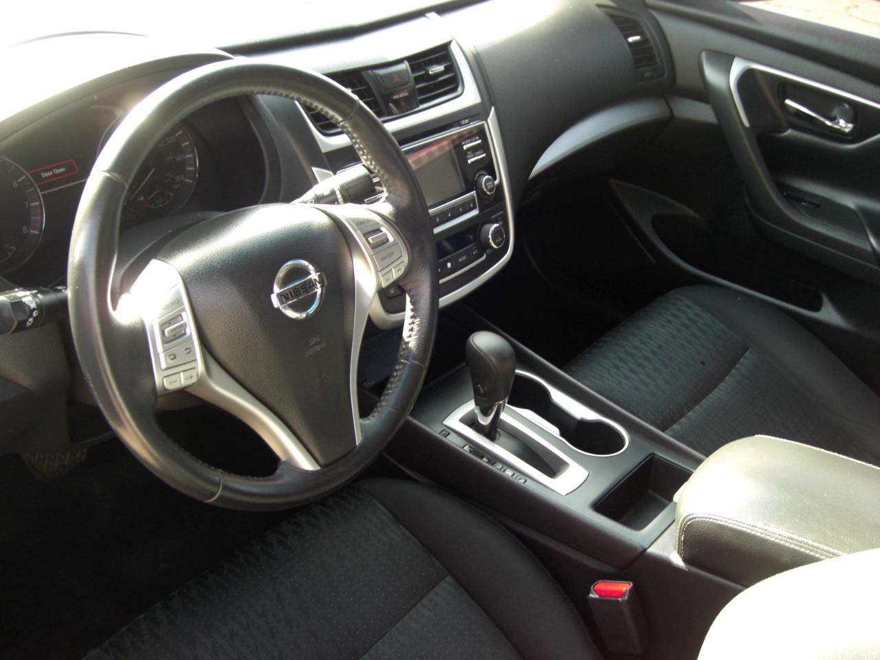 Nissan Altima 2.5 SV Sedan 2017