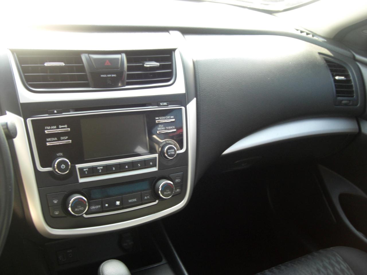 Nissan Altima 2.5 SV Sedan 2017