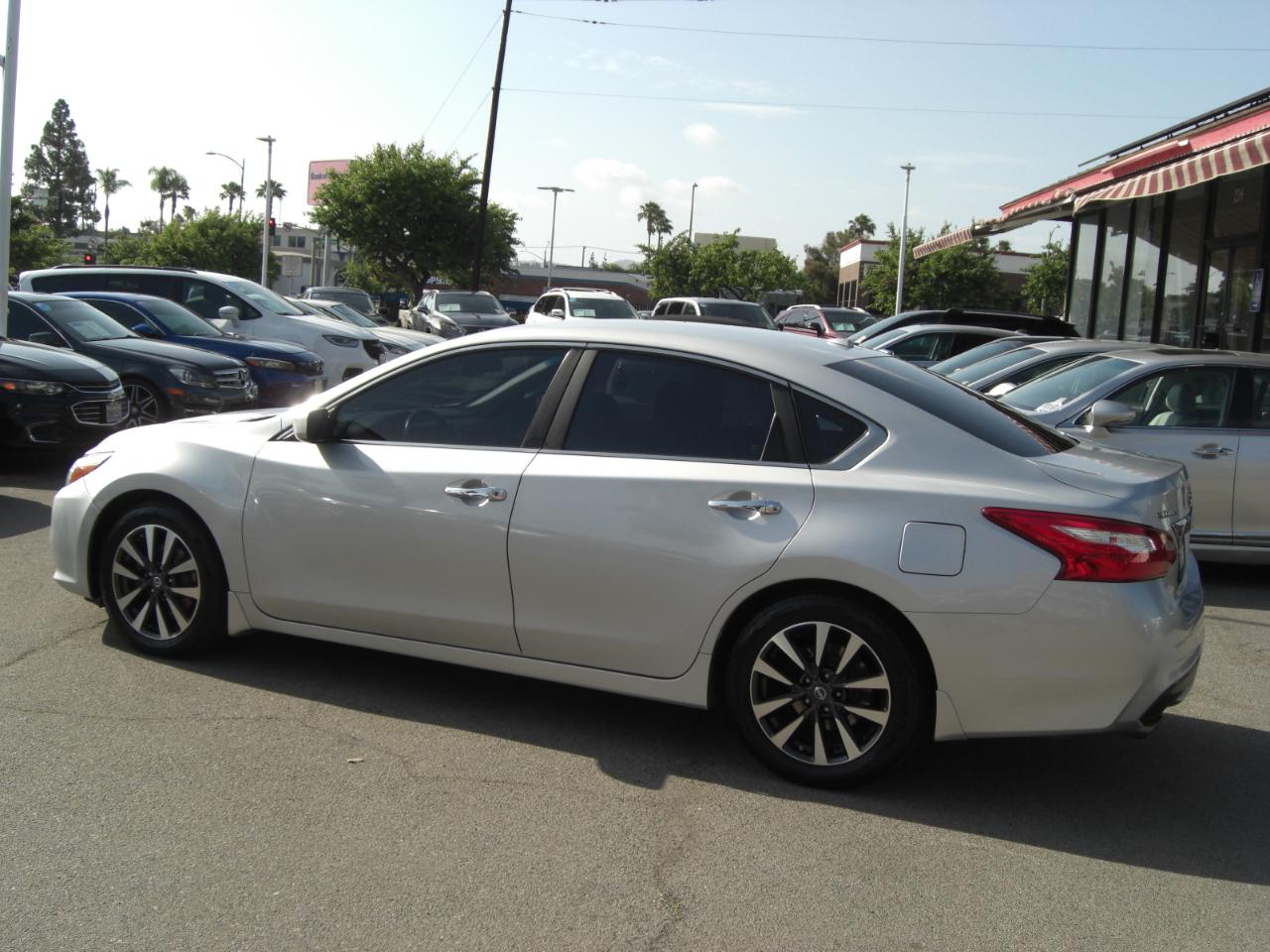 Nissan Altima 2.5 SV Sedan 2017