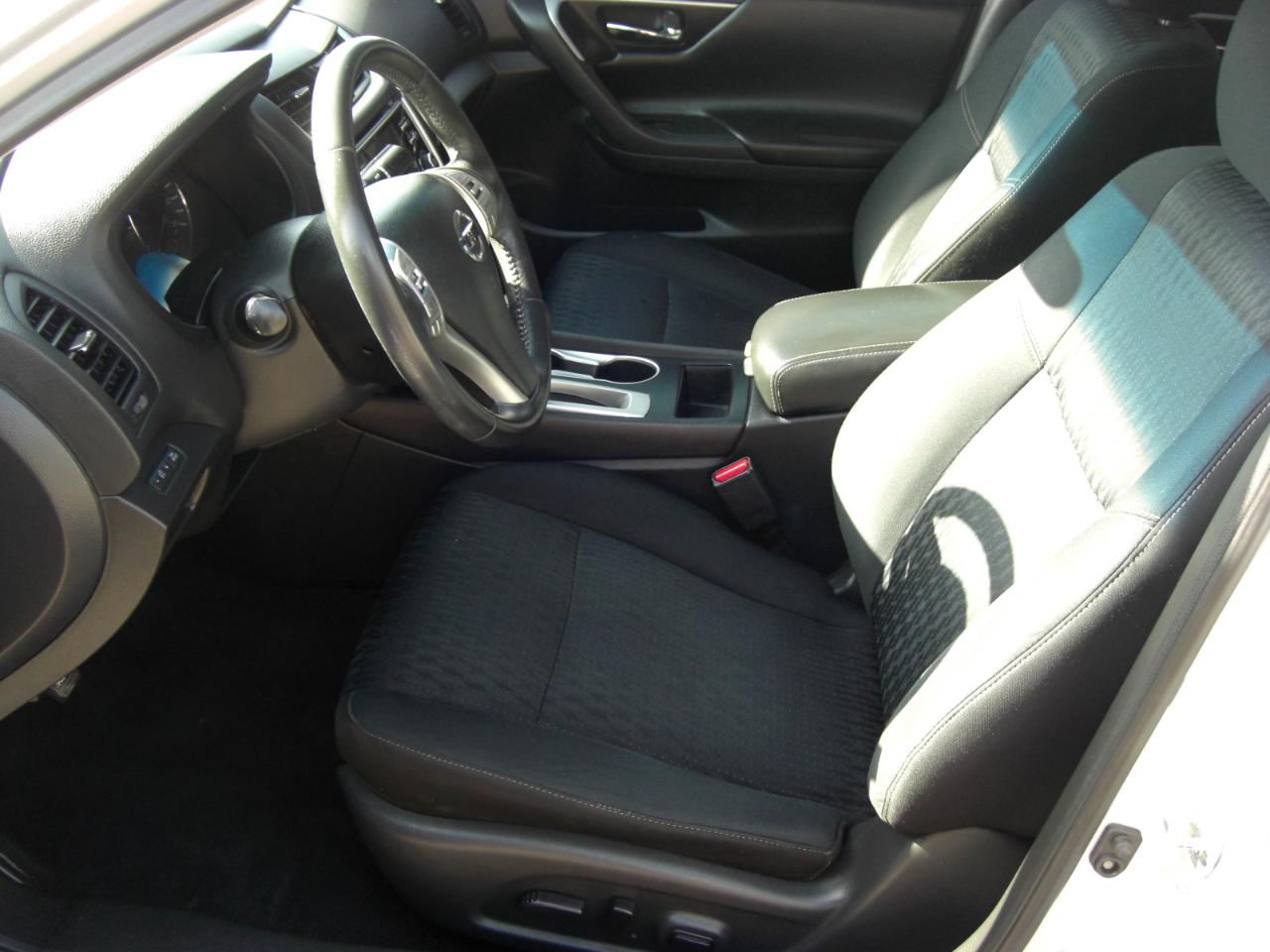 Nissan Altima 2.5 SV Sedan 2017