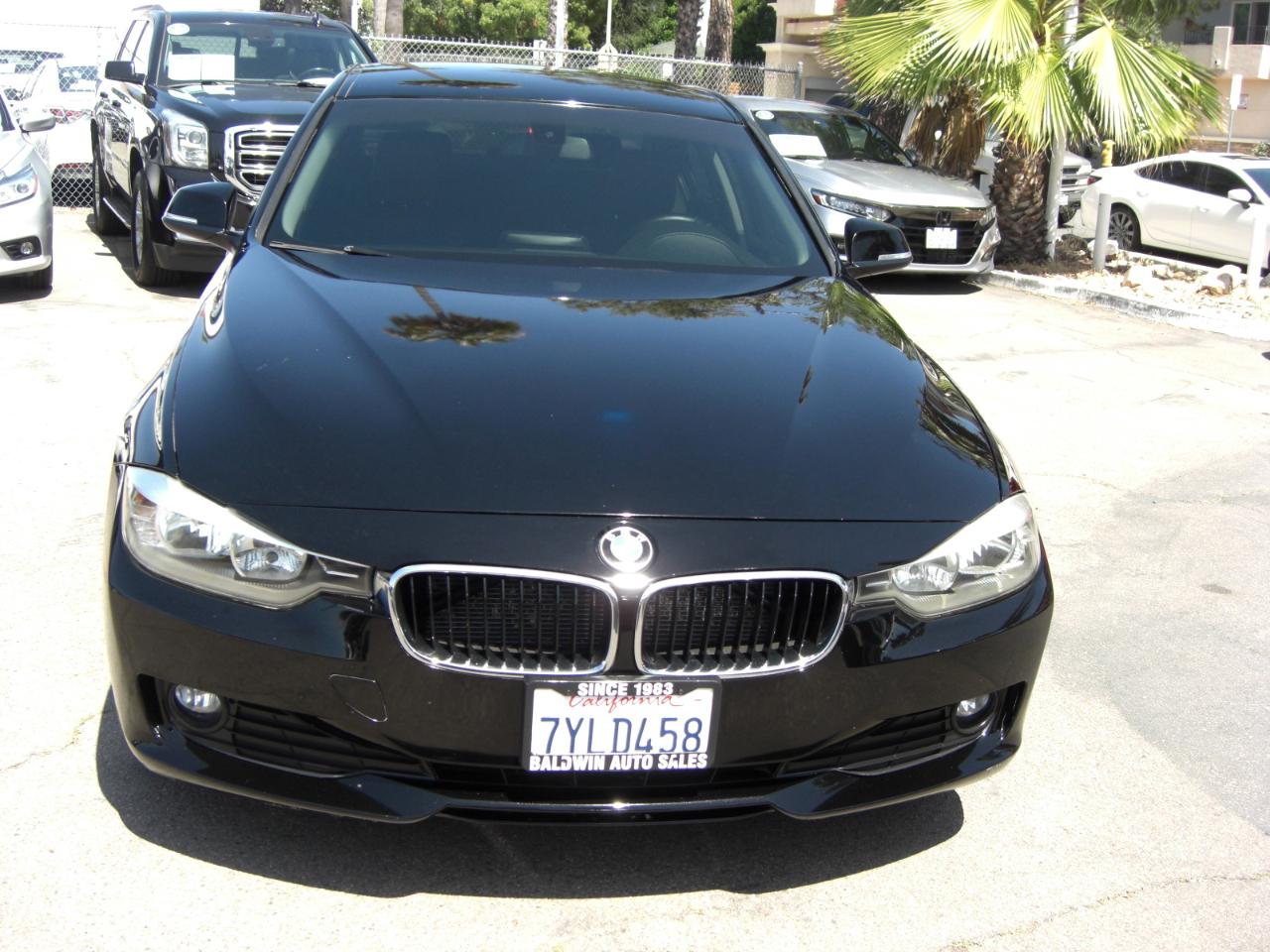 BMW 3 Series 4dr Sdn 320i RWD 2014