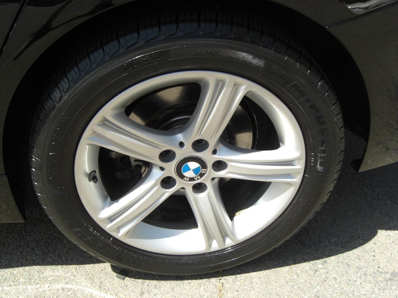 BMW 3 Series 4dr Sdn 320i RWD 2014