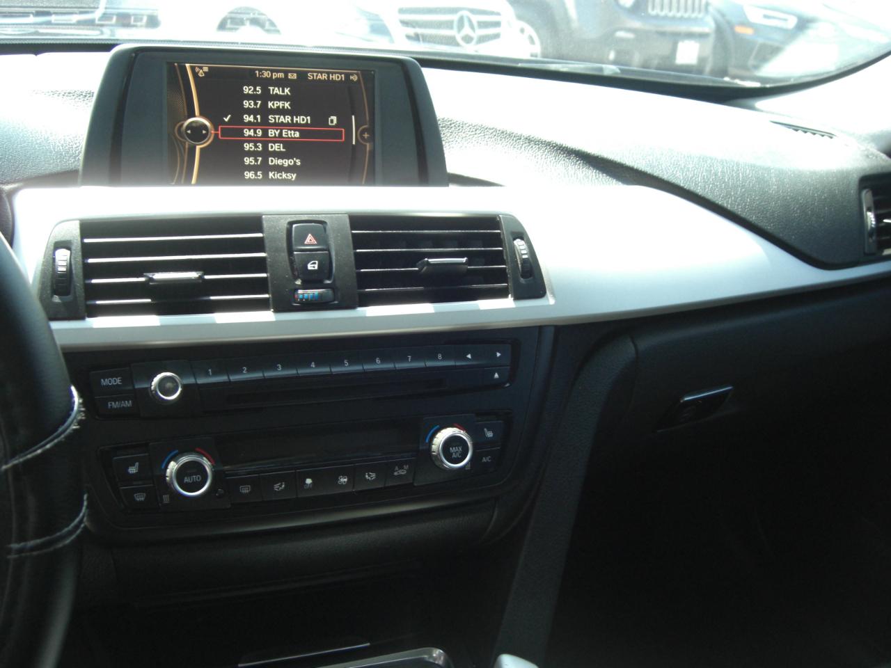 BMW 3 Series 4dr Sdn 320i RWD 2014