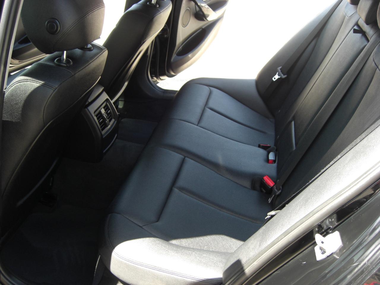 BMW 3 Series 4dr Sdn 320i RWD 2014