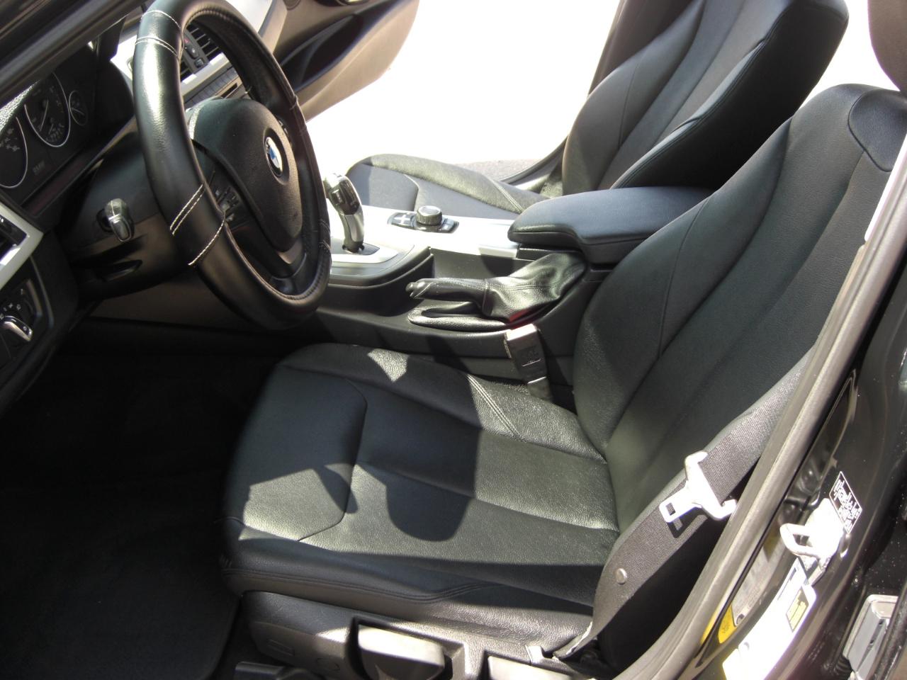 BMW 3 Series 4dr Sdn 320i RWD 2014