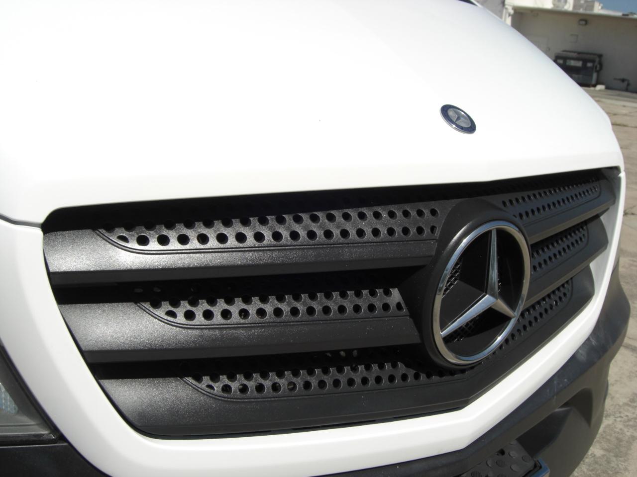 Mercedes-Benz Sprinter Cargo Vans RWD 2500 170" EXT 2015