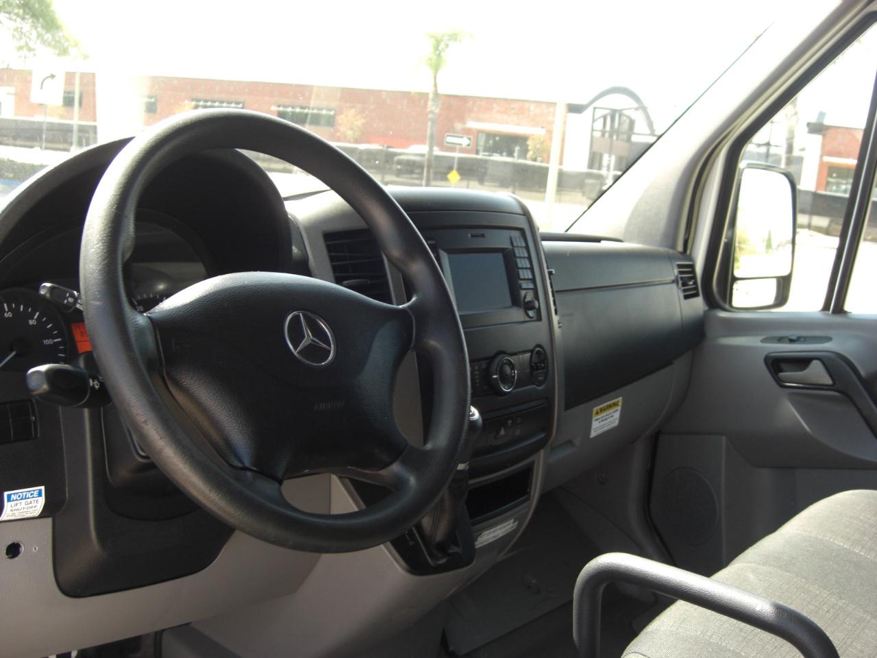 Mercedes-Benz Sprinter Cargo Vans RWD 2500 170" EXT 2015