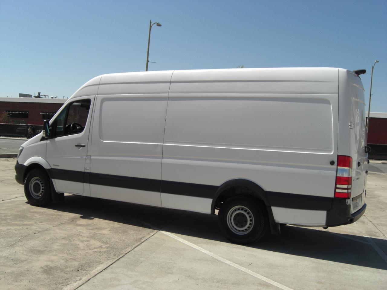 Mercedes-Benz Sprinter Cargo Vans RWD 2500 170" EXT 2015