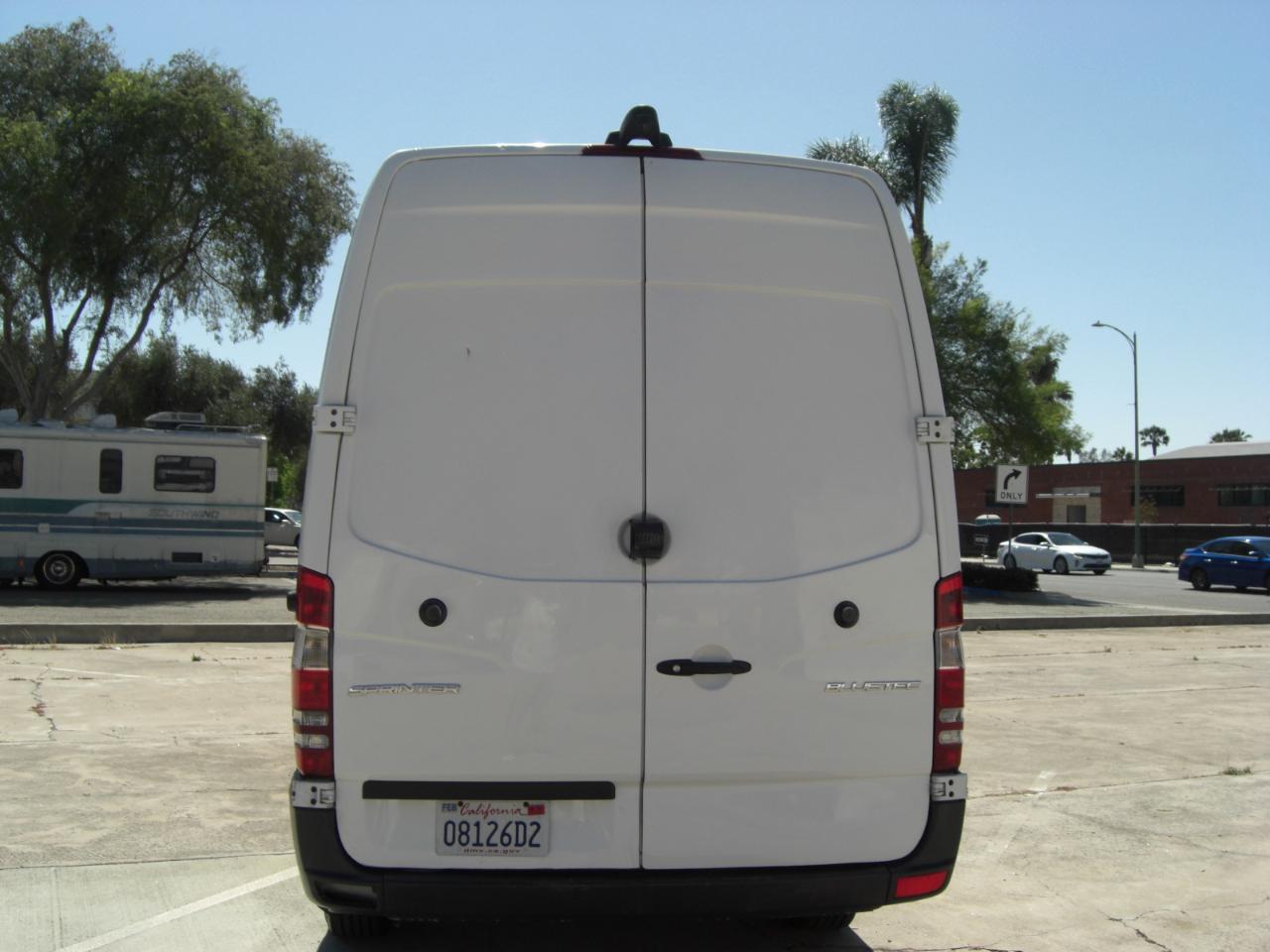 Mercedes-Benz Sprinter Cargo Vans RWD 2500 170" EXT 2015