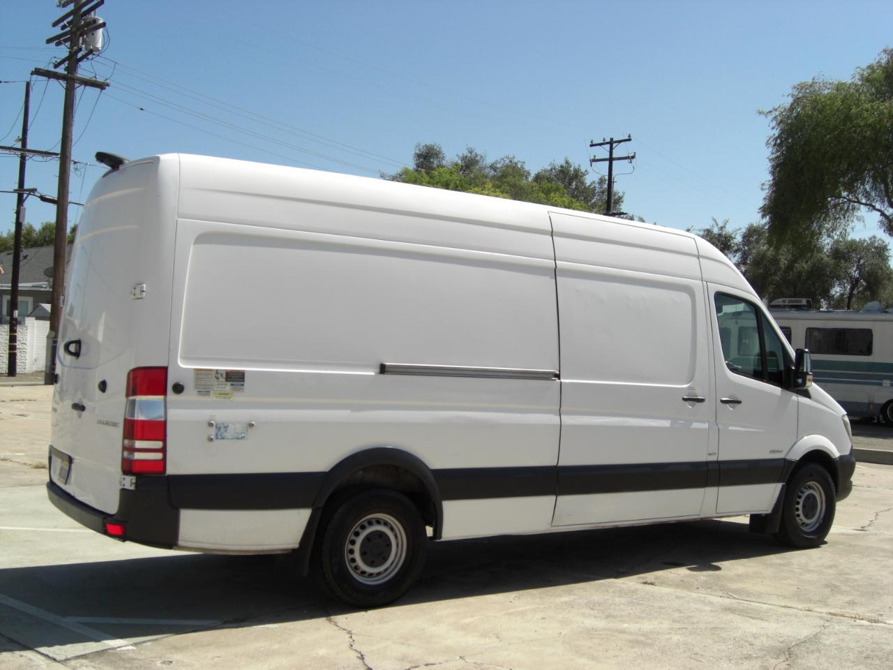 Mercedes-Benz Sprinter Cargo Vans RWD 2500 170" EXT 2015