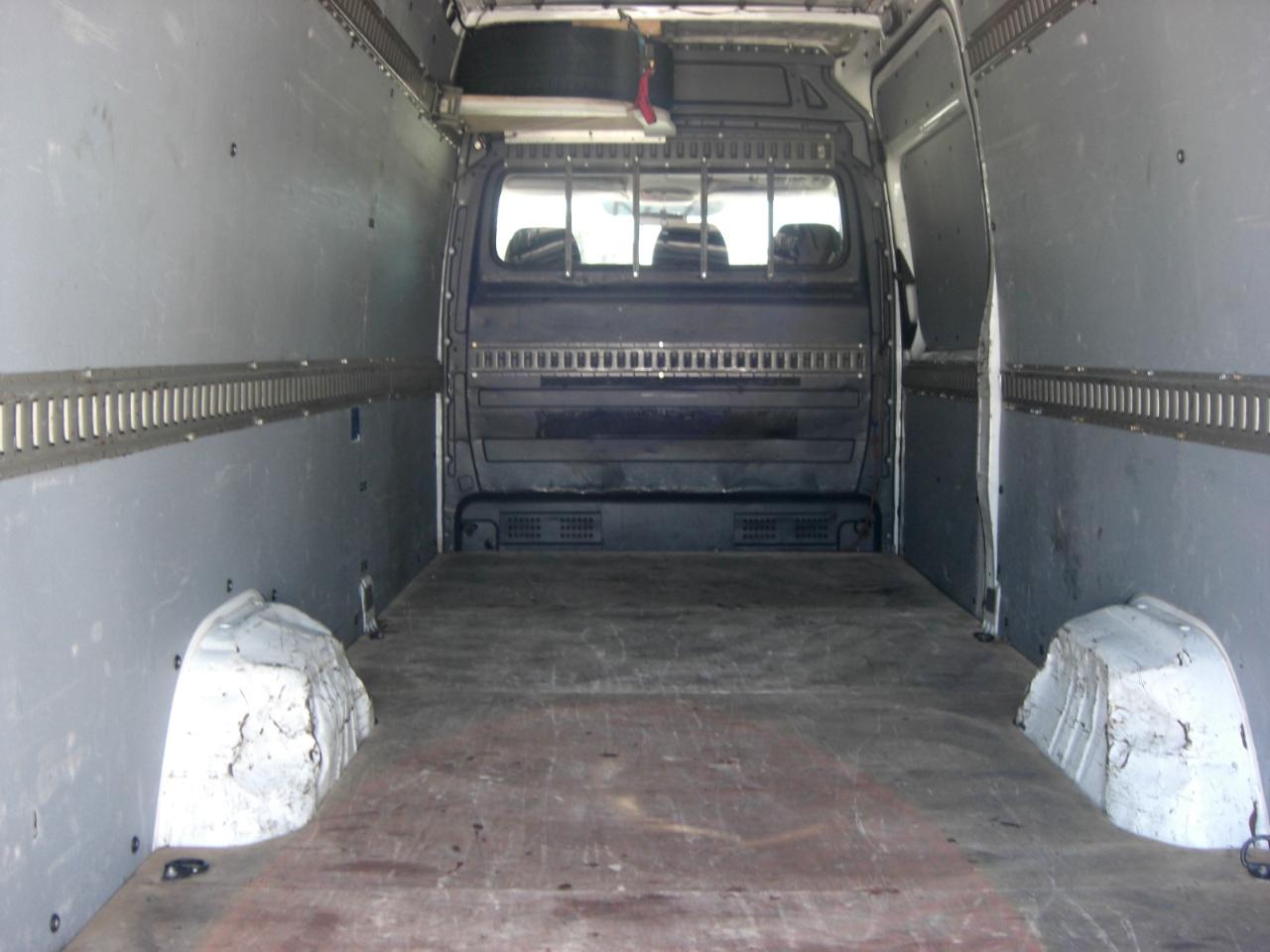 Mercedes-Benz Sprinter Cargo Vans RWD 2500 170" EXT 2015