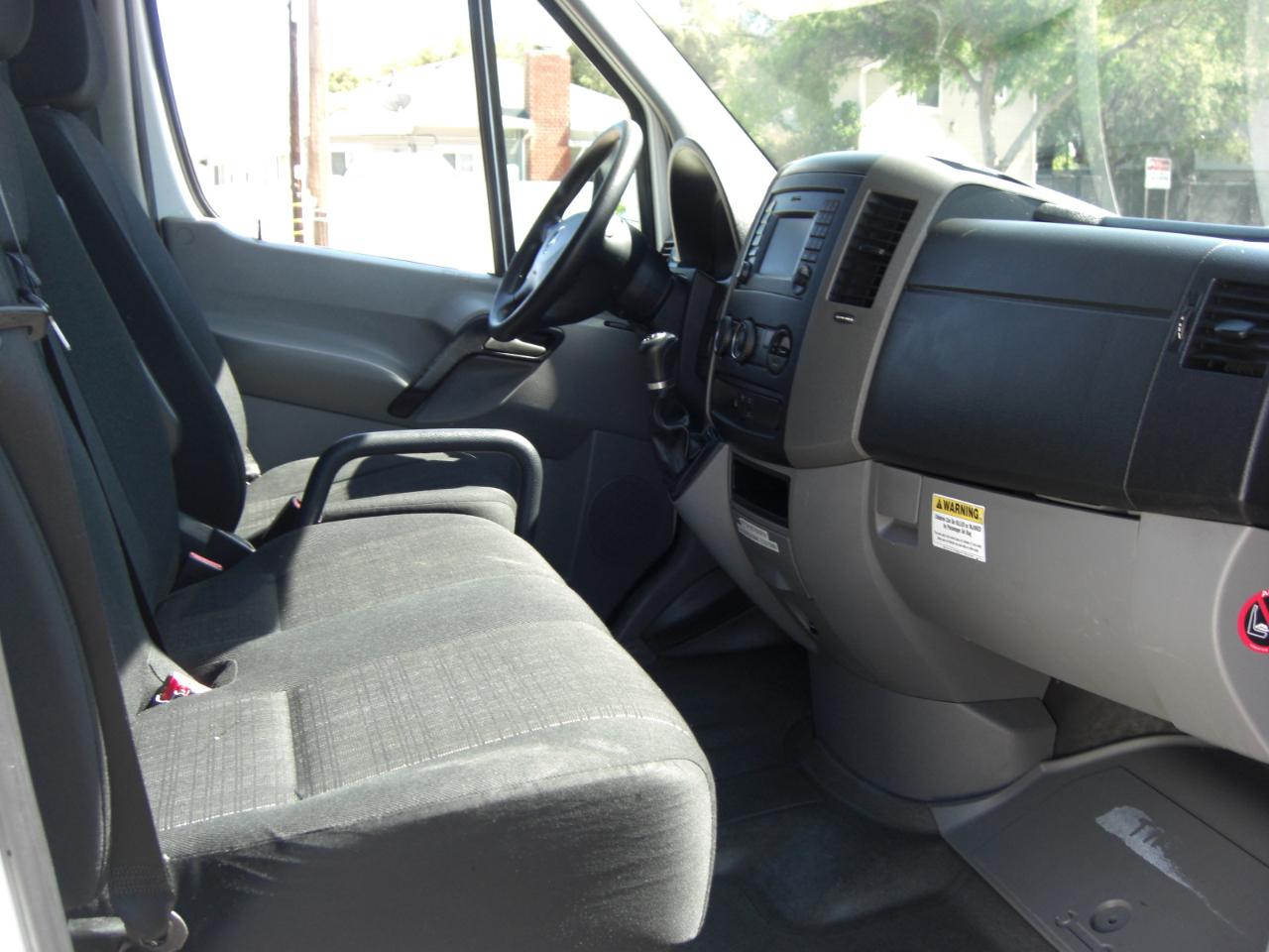 Mercedes-Benz Sprinter Cargo Vans RWD 2500 170" EXT 2015