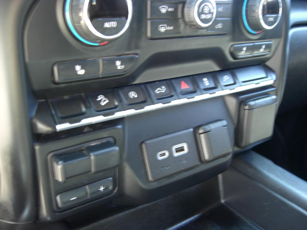 Chevrolet Silverado 1500 4WD Crew Cab 147" RST 2021