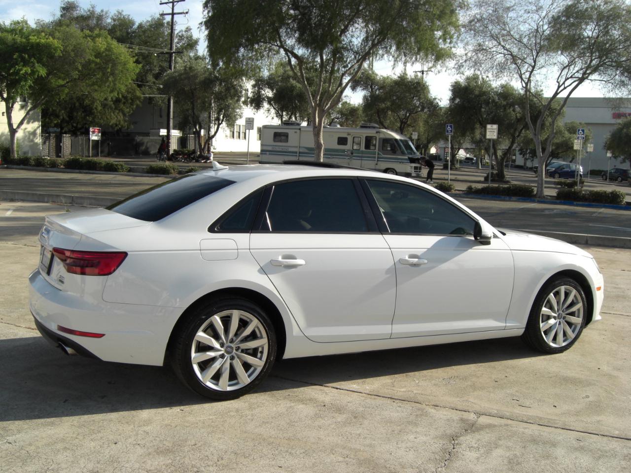 Audi A4 2.0 TFSI Auto Premium quattro AWD 2017