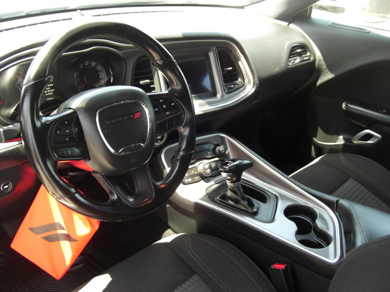 Dodge Challenger SXT RWD 2020