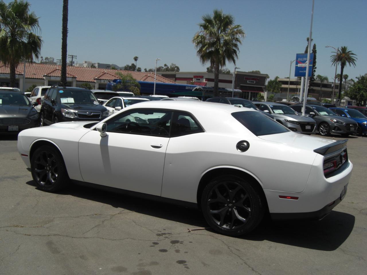 Dodge Challenger SXT RWD 2020
