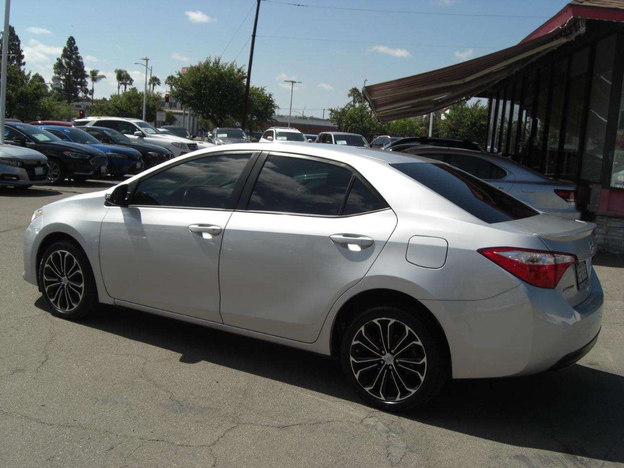Toyota Corolla 4dr Sdn CVT S Plus (Natl) 2015
