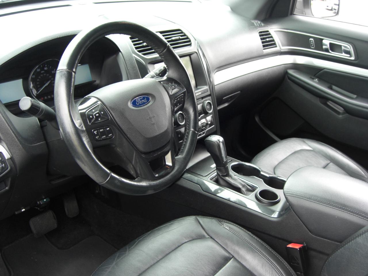 Ford Explorer XLT FWD 2017