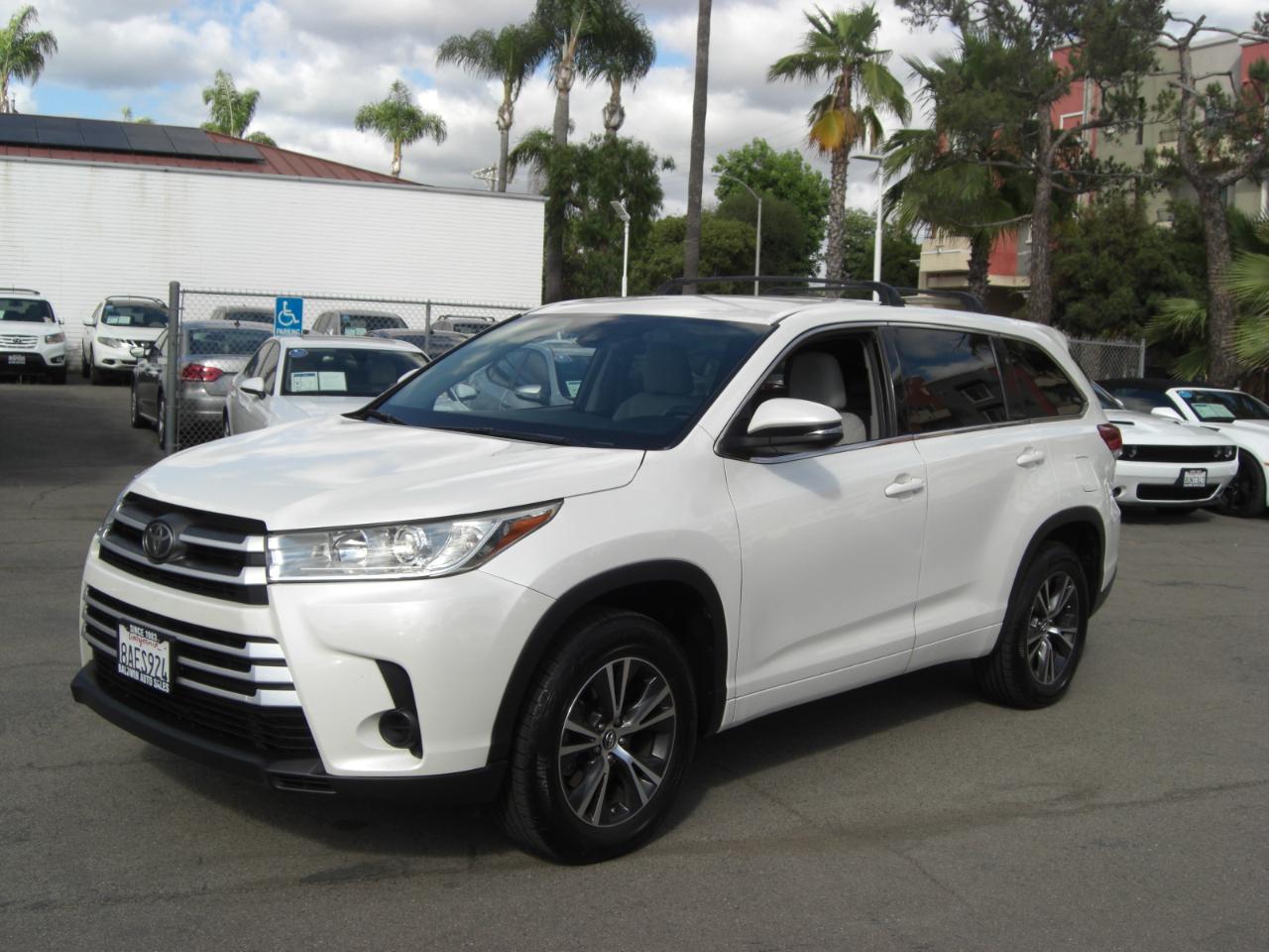 Toyota Highlander LE I4 FWD (Natl) 2017