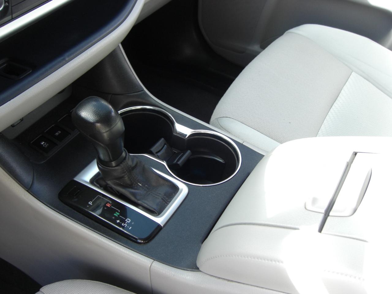 Toyota Highlander LE I4 FWD (Natl) 2017