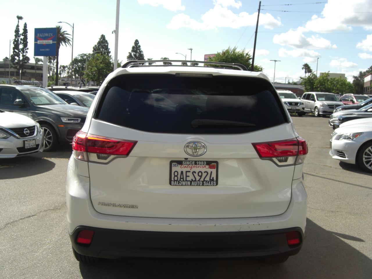 Toyota Highlander LE I4 FWD (Natl) 2017