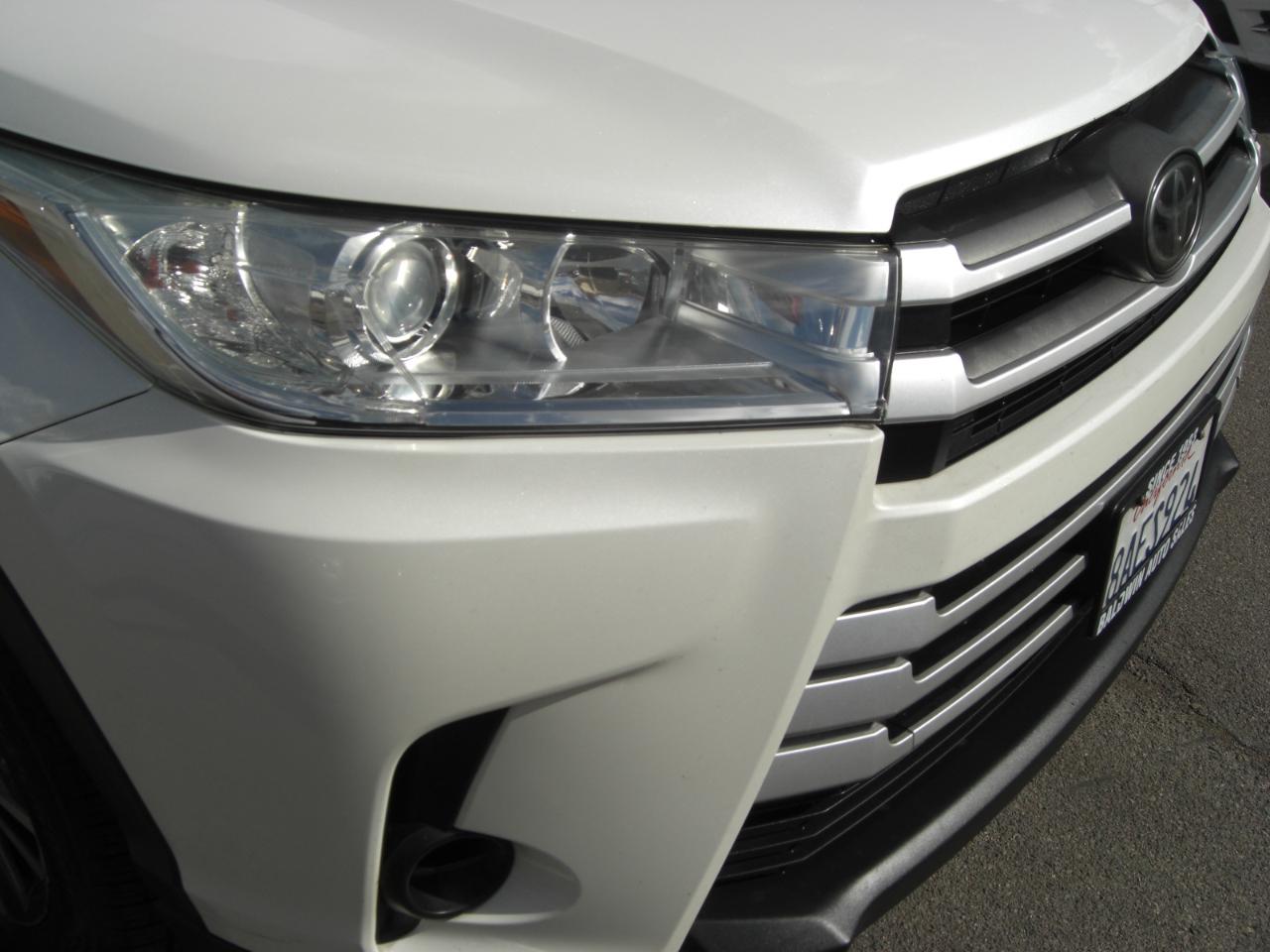 Toyota Highlander LE I4 FWD (Natl) 2017
