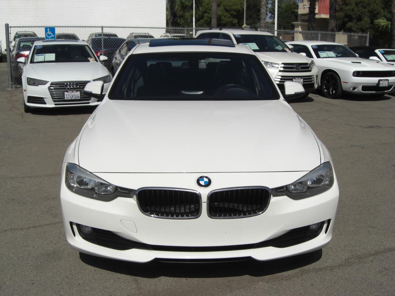 BMW 3 Series 4dr Sdn 320i RWD 2014