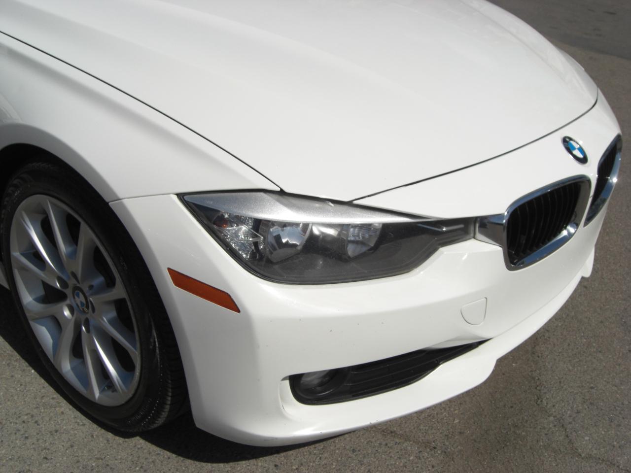 BMW 3 Series 4dr Sdn 320i RWD 2014