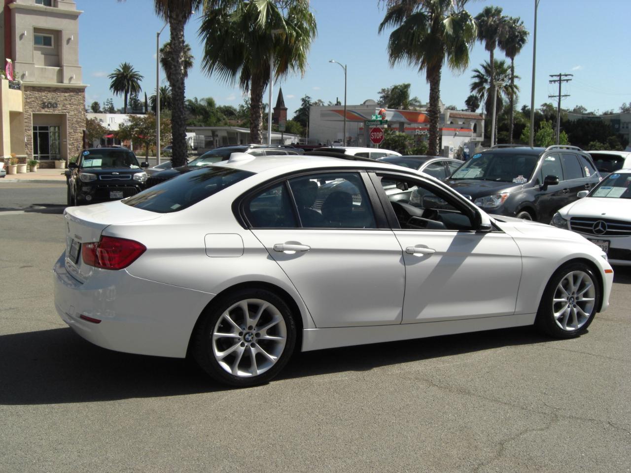 BMW 3 Series 4dr Sdn 320i RWD 2014