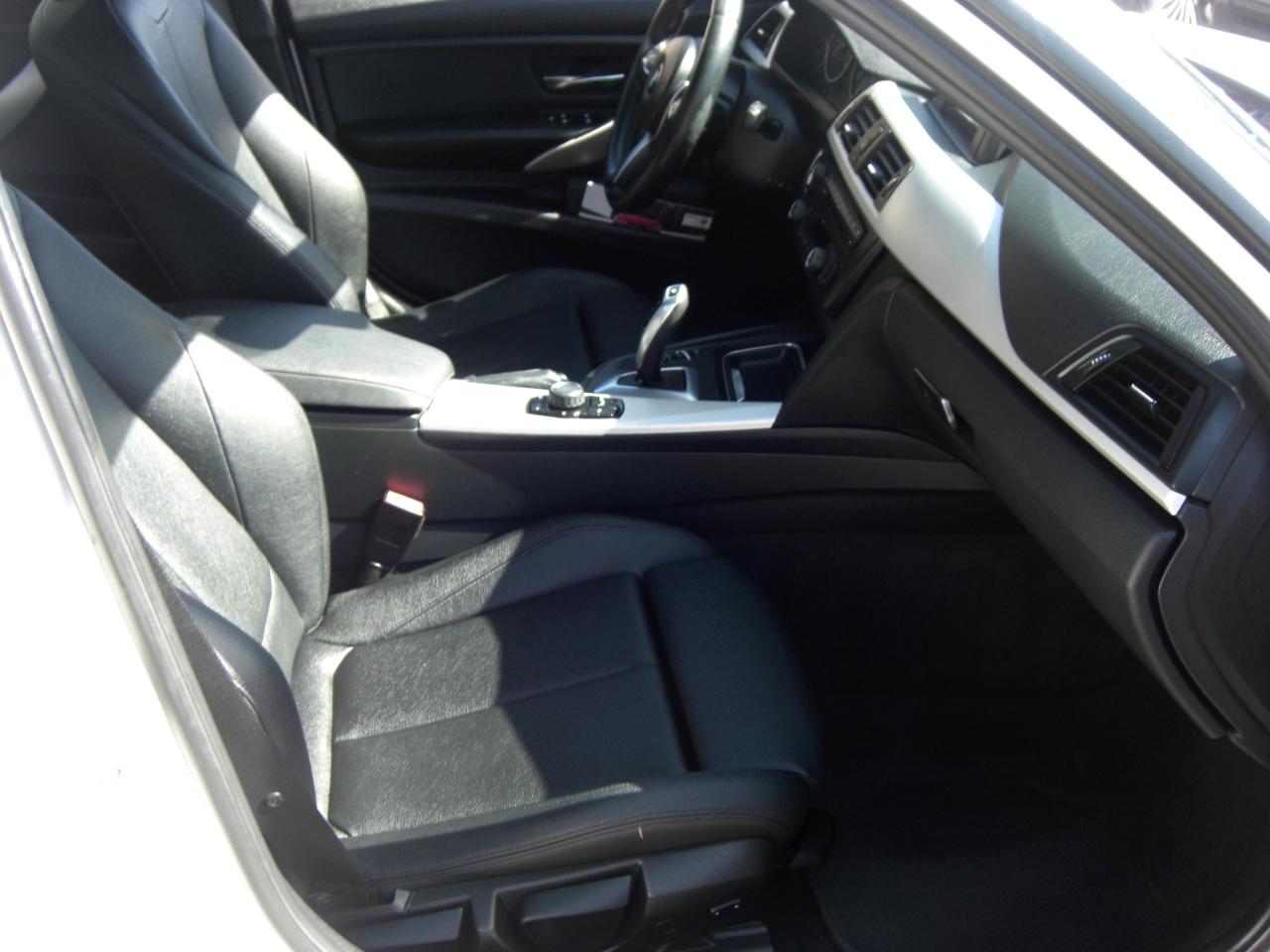 BMW 3 Series 4dr Sdn 320i RWD 2014