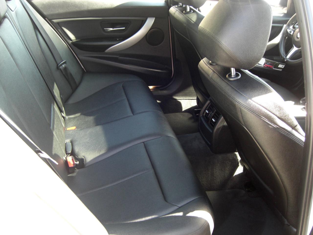 BMW 3 Series 4dr Sdn 320i RWD 2014