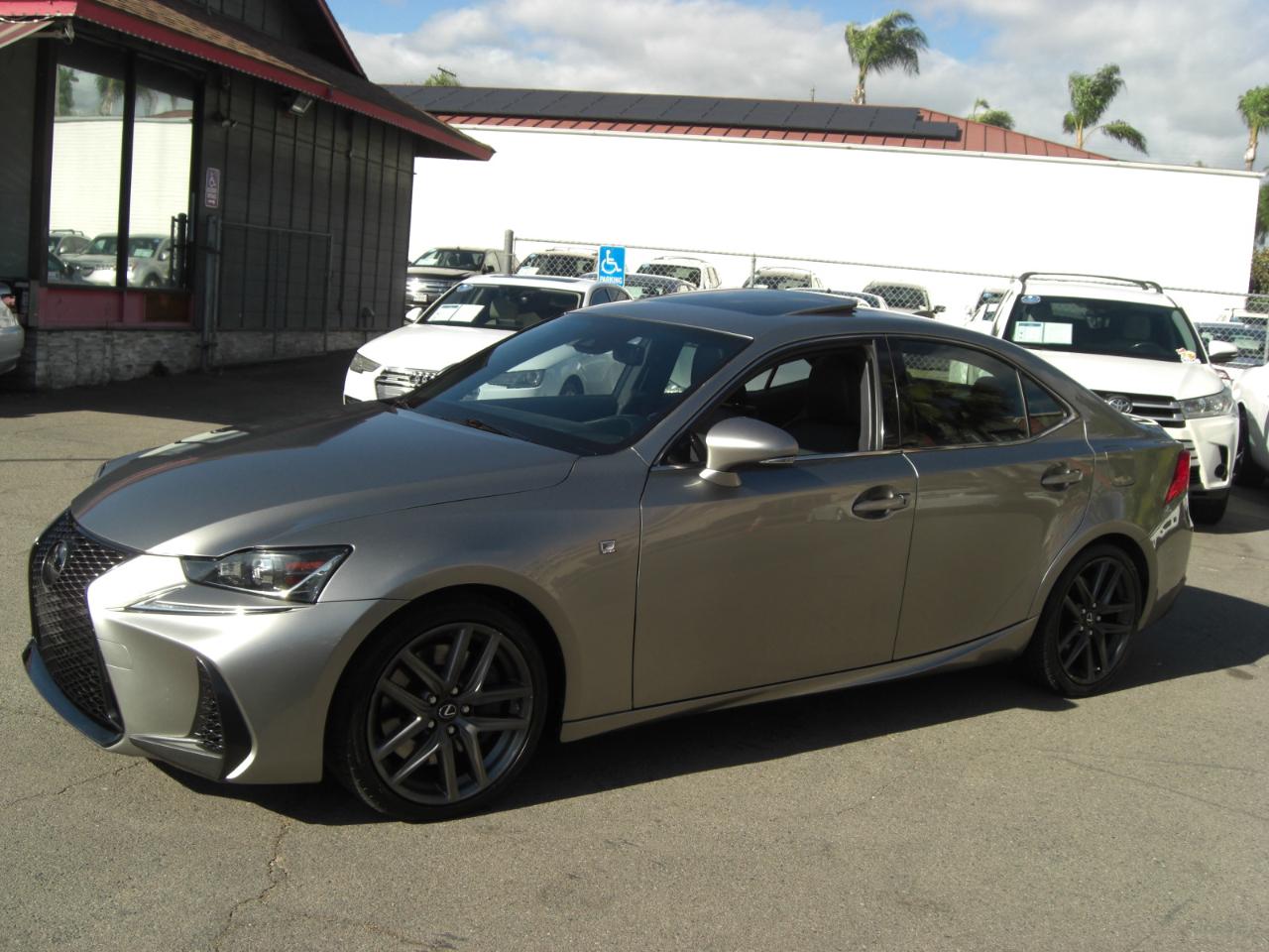 Lexus IS IS Turbo RWD 2017
