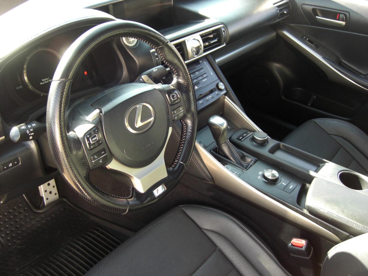 Lexus IS IS Turbo RWD 2017