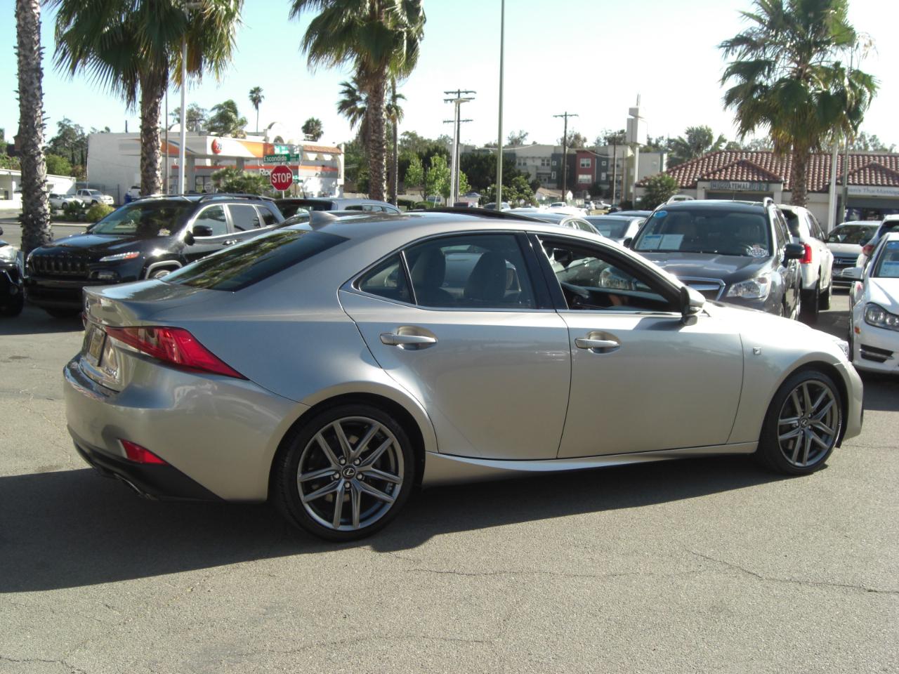 Lexus IS IS Turbo RWD 2017