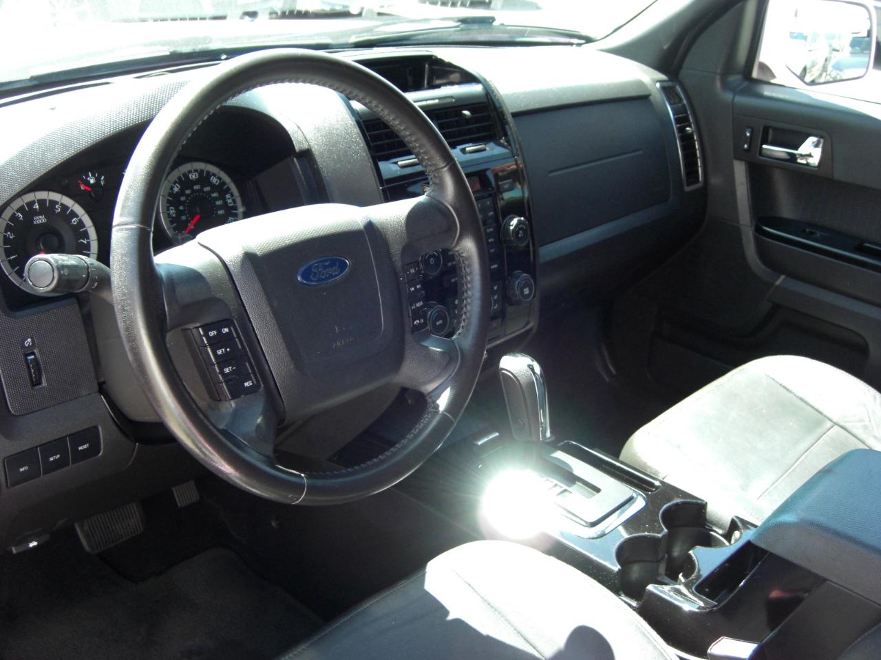 Ford Escape 4WD 4dr Limited 2011