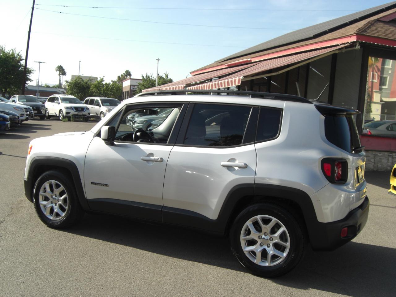 Jeep Renegade Latitude FWD 2017