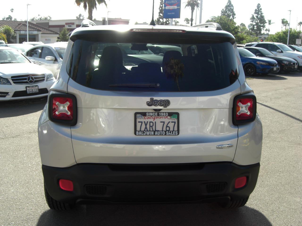 Jeep Renegade Latitude FWD 2017