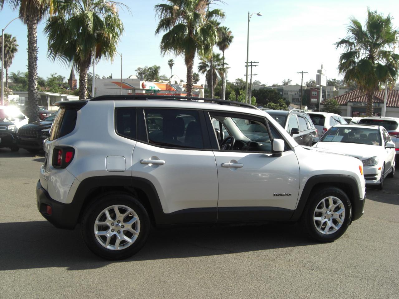 Jeep Renegade Latitude FWD 2017