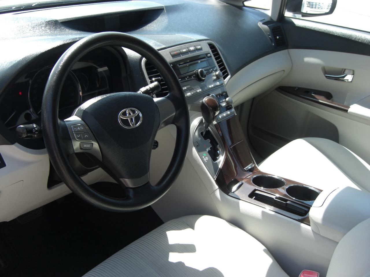 Toyota Venza 4dr Wgn V6 AWD (Natl) 2009
