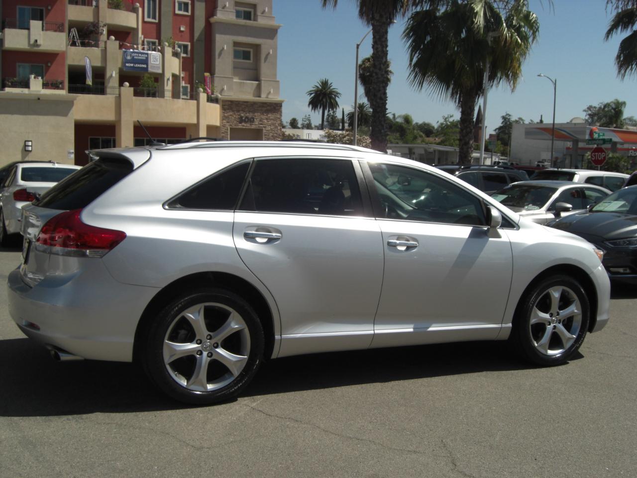 Toyota Venza 4dr Wgn V6 AWD (Natl) 2009