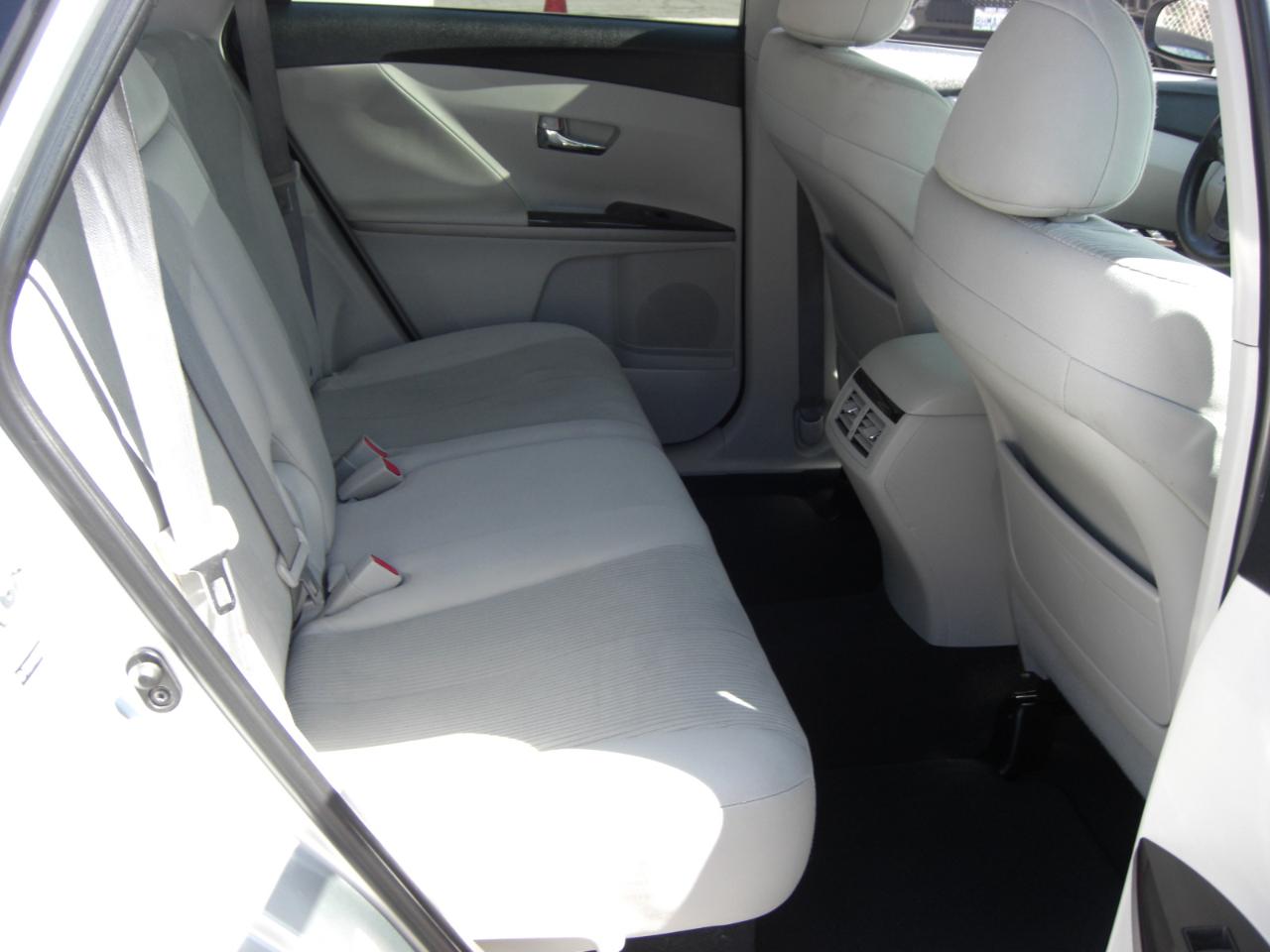 Toyota Venza 4dr Wgn V6 AWD (Natl) 2009