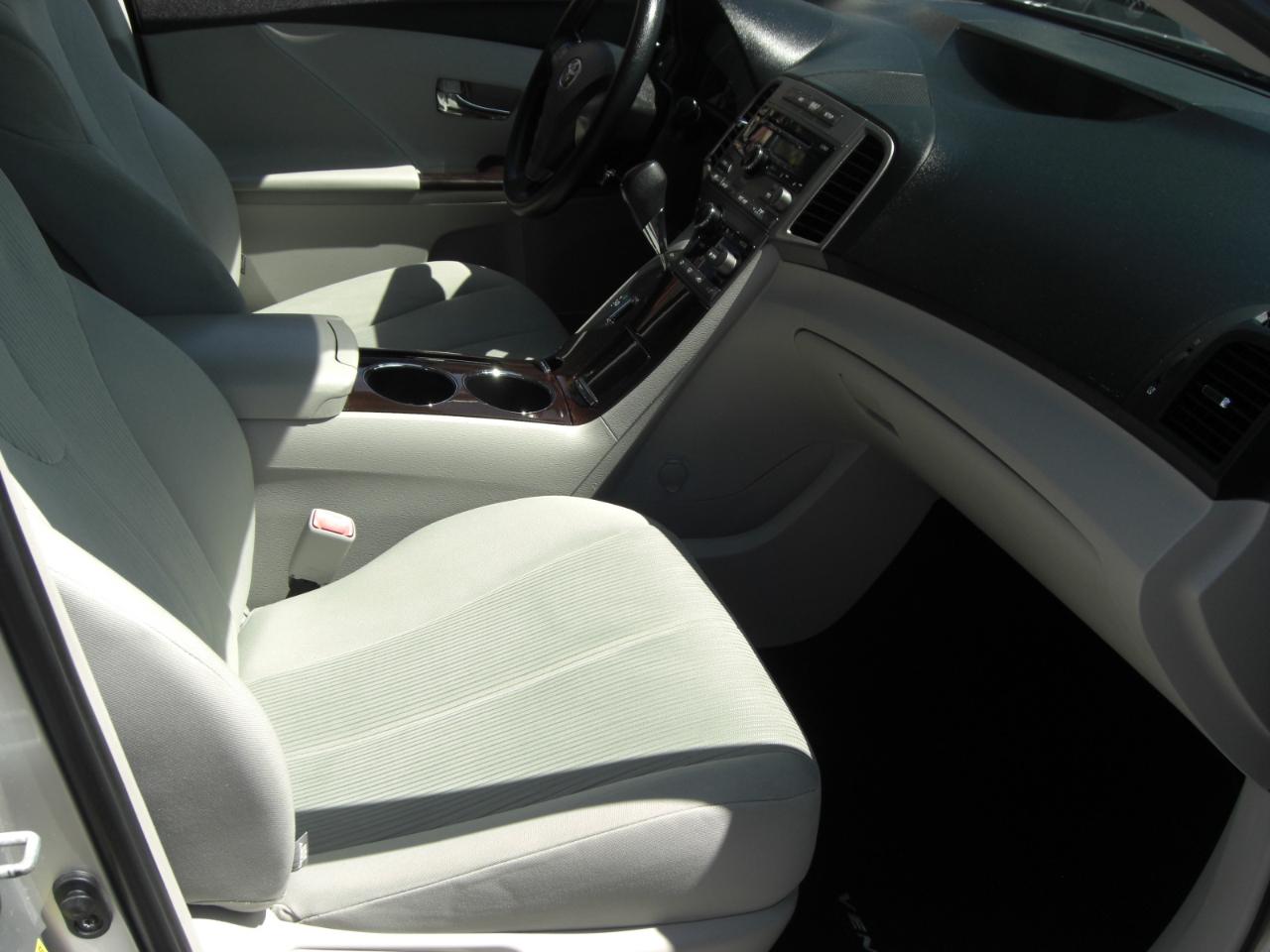 Toyota Venza 4dr Wgn V6 AWD (Natl) 2009