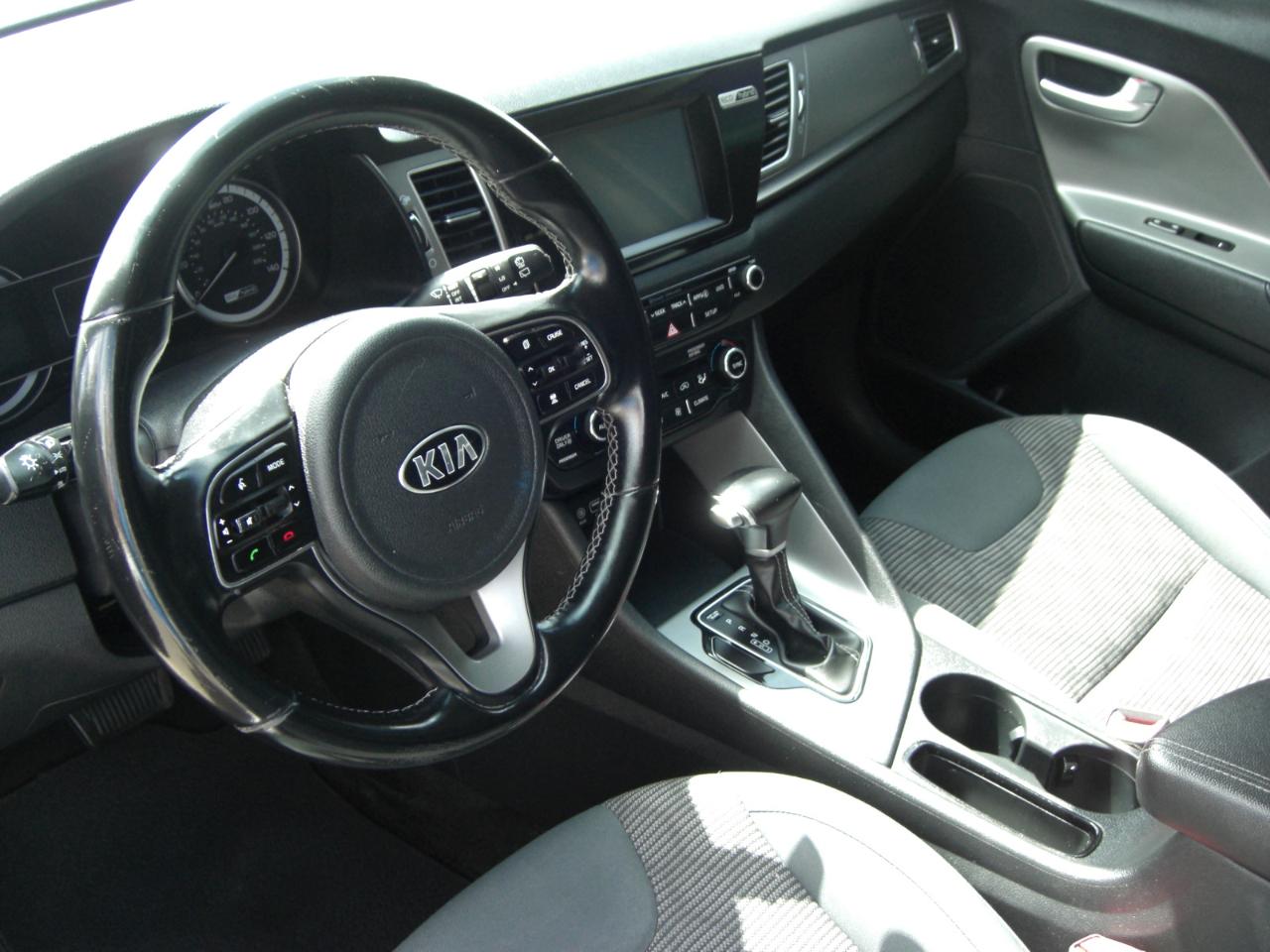 Kia Niro LX FWD 2019